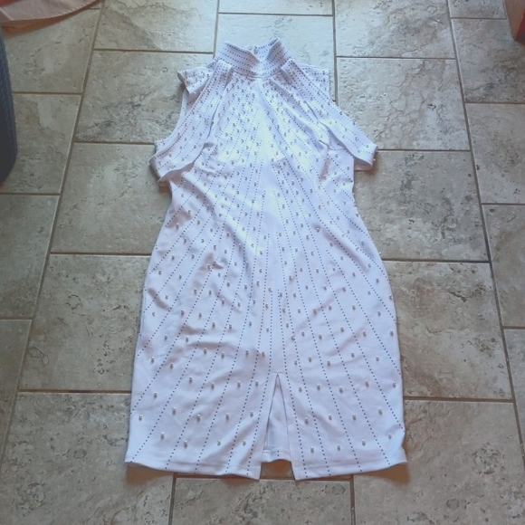 Dresses & Skirts - White Pearl Mid Dress